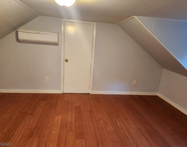 72 Glenwood Mt Rd - Photo Thumbnail 6