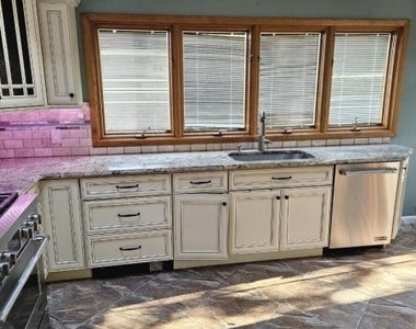 11 Benjamin Pl - Photo Thumbnail 5