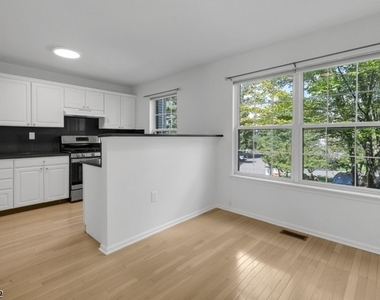 9 Knox Ct - Photo Thumbnail 9