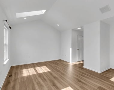 9 Knox Ct - Photo Thumbnail 18