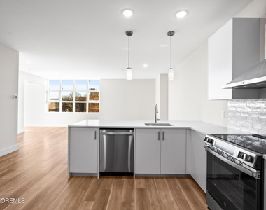 185 Morris Avenue - Photo Thumbnail 4