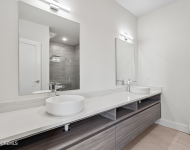 185 Morris Avenue - Photo Thumbnail 9