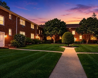 364 Westwood Avenue - Photo Thumbnail 30