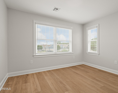 215 Brighton Avenue - Photo Thumbnail 31