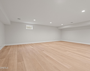 215 Brighton Avenue - Photo Thumbnail 10