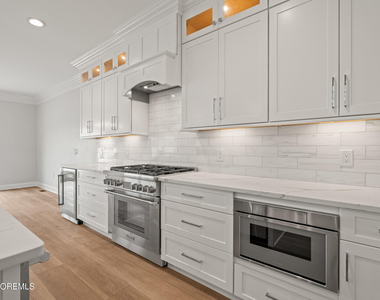 215 Brighton Avenue - Photo Thumbnail 22