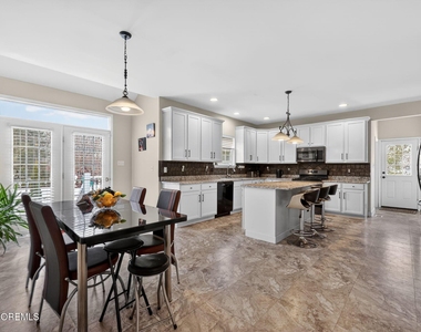 153 Sandra Way - Photo Thumbnail 6