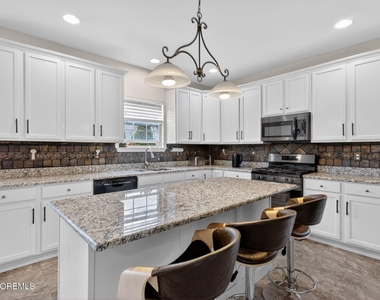 153 Sandra Way - Photo Thumbnail 5
