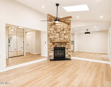 99 Oak Lane - Photo Thumbnail 24