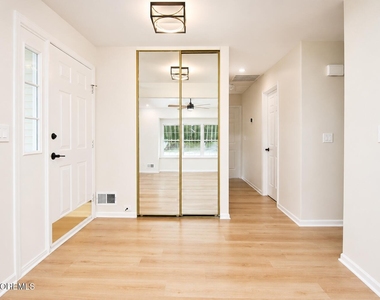 99 Oak Lane - Photo Thumbnail 18