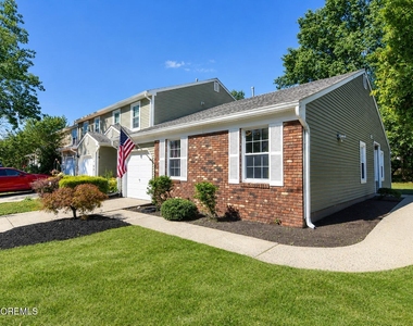 99 Oak Lane - Photo Thumbnail 33
