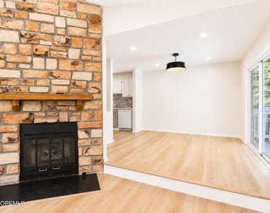 99 Oak Lane - Photo Thumbnail 19