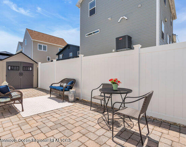 63 Fort Avenue - Photo Thumbnail 40