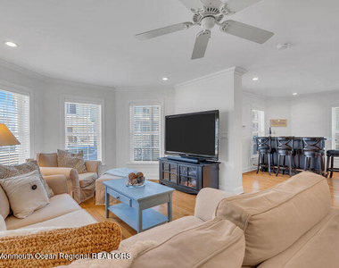 63 Fort Avenue - Photo Thumbnail 6