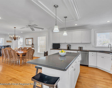 63 Fort Avenue - Photo Thumbnail 12