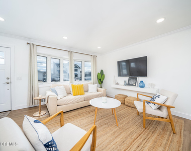 58 E Lagoona Drive - Photo Thumbnail 9