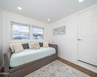 58 E Lagoona Drive - Photo Thumbnail 16