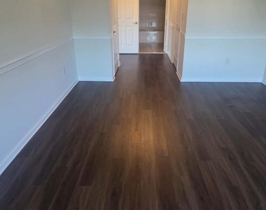 111 Shinnecock Drive - Photo Thumbnail 7