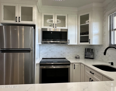 98 Wharfside Drive - Photo Thumbnail 3