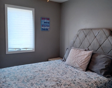 2100 S Bayview Avenue - Photo Thumbnail 6