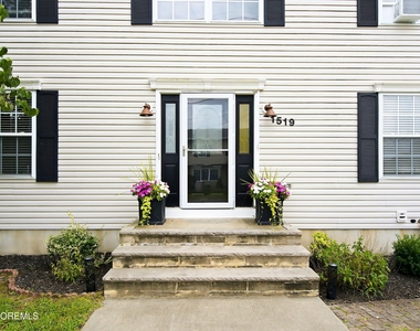 1519 Berkeley Avenue - Photo Thumbnail 3