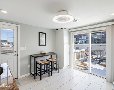 212 Randall Avenue - Photo Thumbnail 8