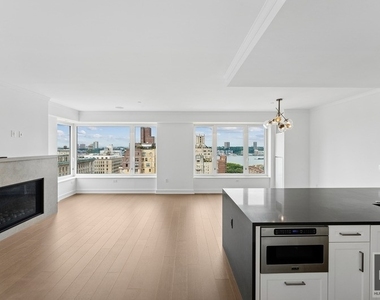 West 80th Street - Photo Thumbnail 2