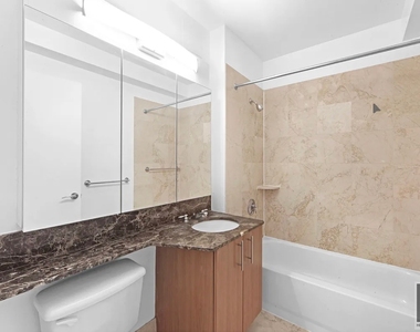 East 92nd Street - Photo Thumbnail 2