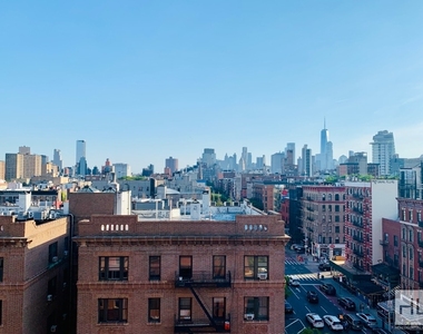 Second Avenue - Photo Thumbnail 3