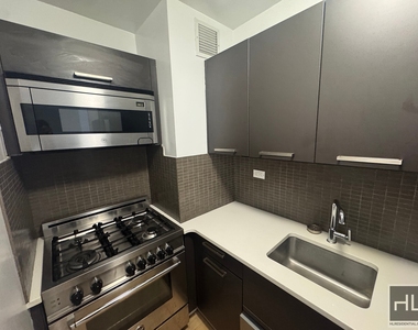 East 39th Street - Photo Thumbnail 1