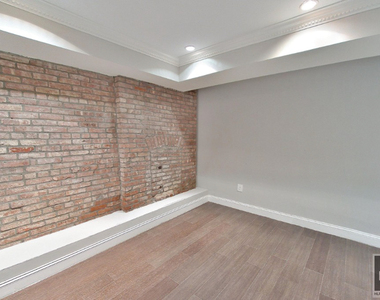 Hudson St - Photo Thumbnail 2