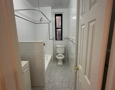 West 10th Street - Photo Thumbnail 1