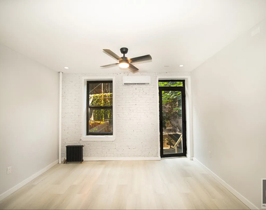 Stanton Street - Photo Thumbnail 1
