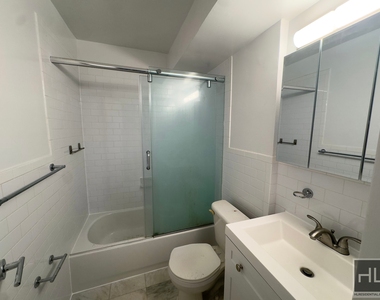 East 56 Street - Photo Thumbnail 2