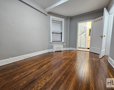 West 68 Street - Photo Thumbnail 5