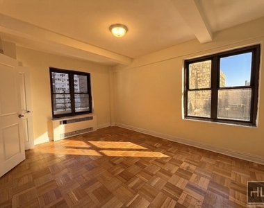 East 56 Street - Photo Thumbnail 6