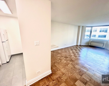 East 71st Street - Photo Thumbnail 1