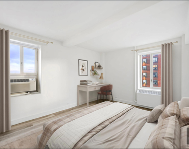 Stuyvesant Oval - Photo Thumbnail 2