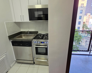 East 35 Street - Photo Thumbnail 1