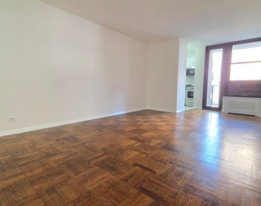 East 35 Street - Photo Thumbnail 2