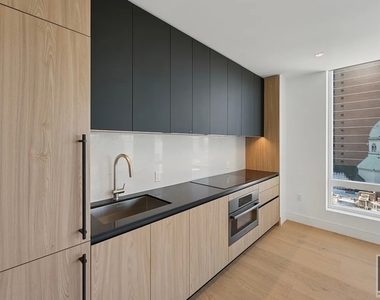 West 43rd Street - Photo Thumbnail 2
