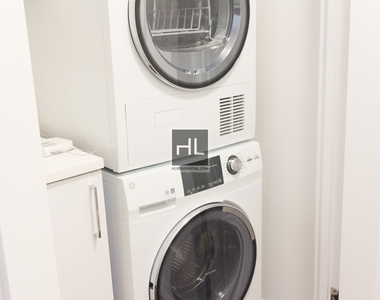 E 16 St - Photo Thumbnail 4