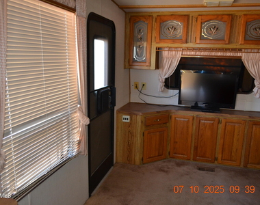 677 S Warner Drive - Photo Thumbnail 6