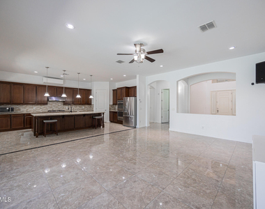 224 E Mead Drive - Photo Thumbnail 5