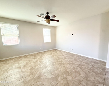 27507 N 54th Lane - Photo Thumbnail 6
