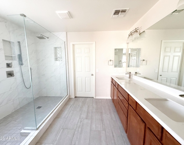 27507 N 54th Lane - Photo Thumbnail 11