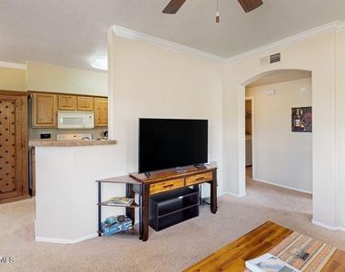7050 E Sunrise Drive - Photo Thumbnail 4
