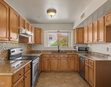 12790 N 89th Street - Photo Thumbnail 8