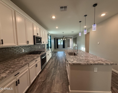 9458 E Thatcher Avenue - Photo Thumbnail 12