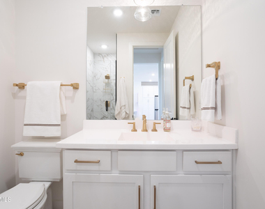 2121 W Sonoran Desert Drive - Photo Thumbnail 22